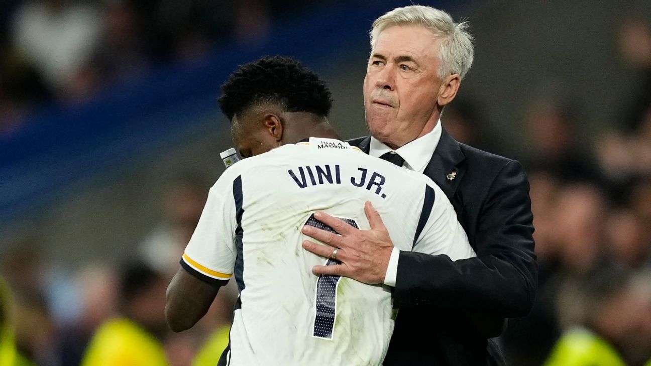 img of Carlo Ancelotti defiende a Vinicius Jr. tras su expulsión ante el Valencia